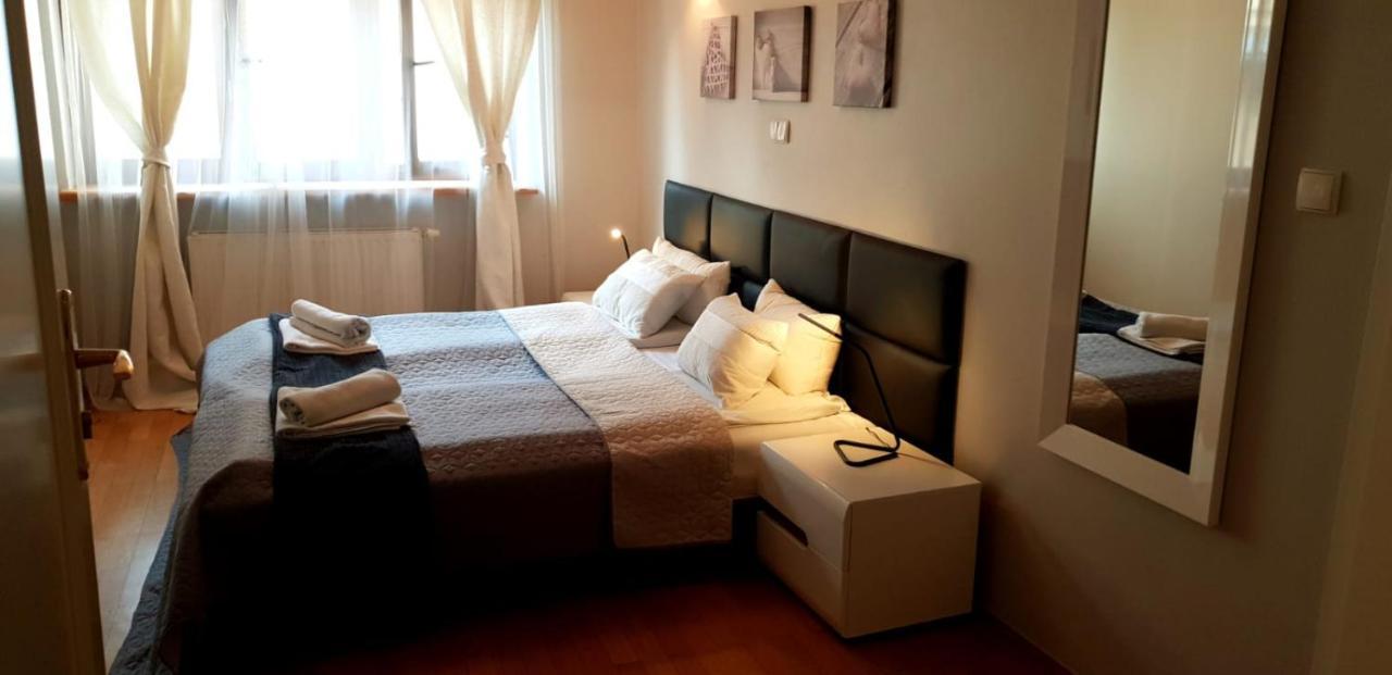Aparthotel Old City Cracovia Esterno foto