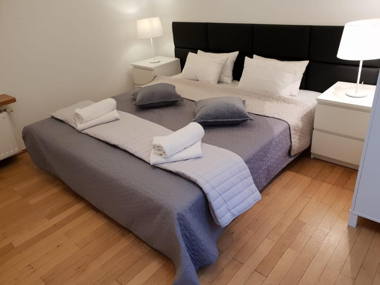 Aparthotel Old City Cracovia Esterno foto