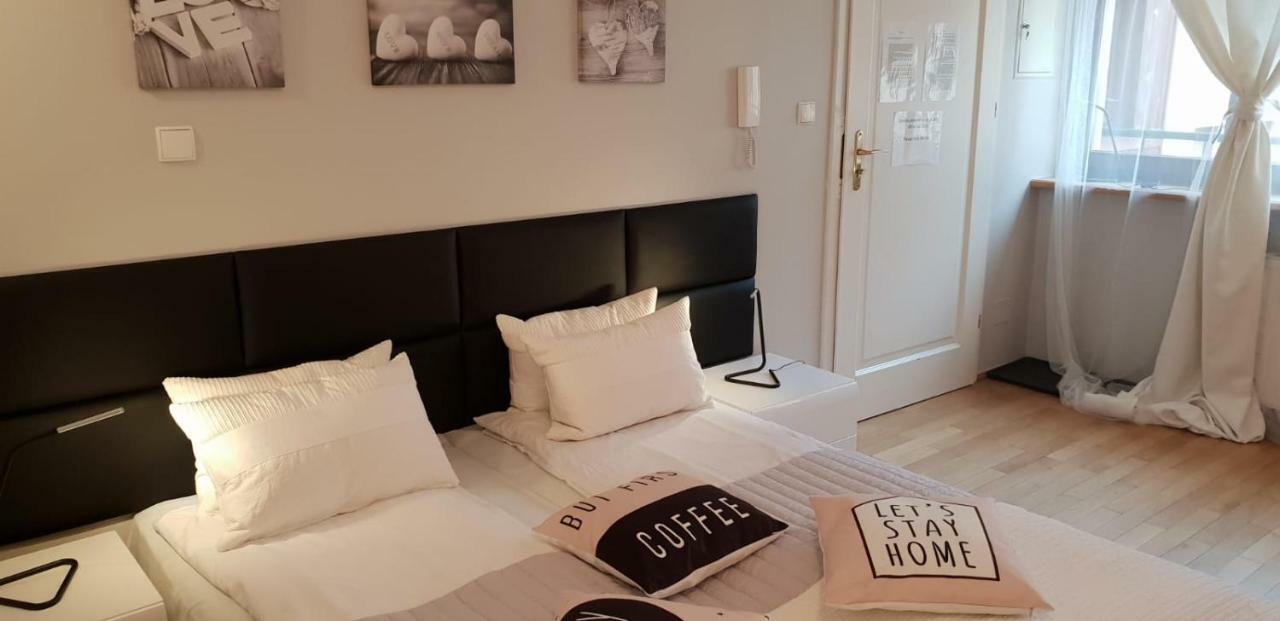 Aparthotel Old City Cracovia Esterno foto
