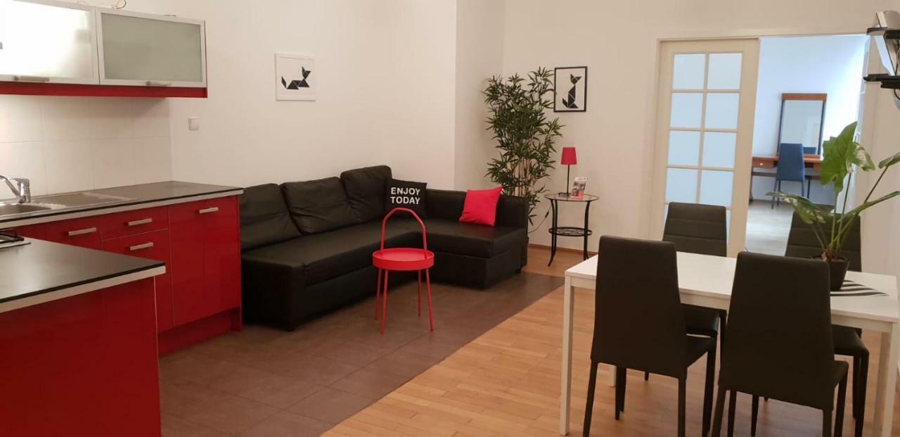 Aparthotel Old City Cracovia Esterno foto