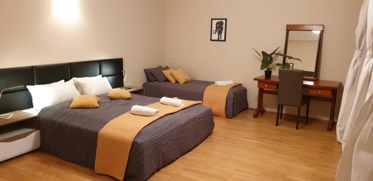 Aparthotel Old City Cracovia Esterno foto