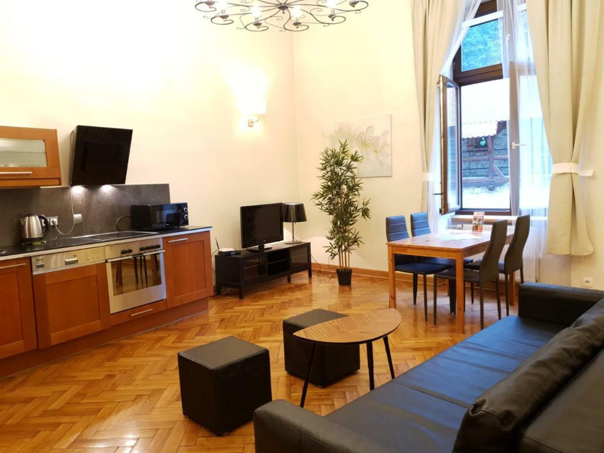 Aparthotel Old City Cracovia Esterno foto