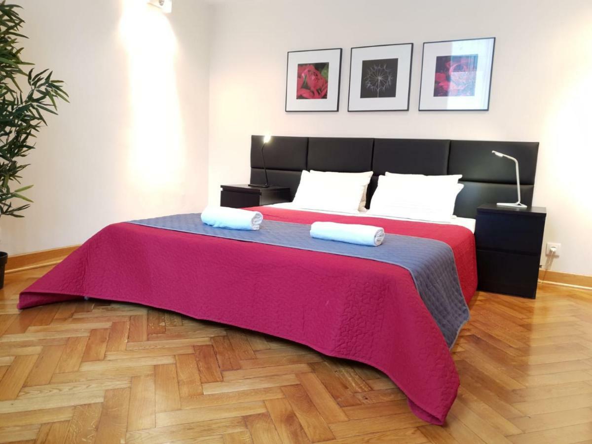 Aparthotel Old City Cracovia Esterno foto